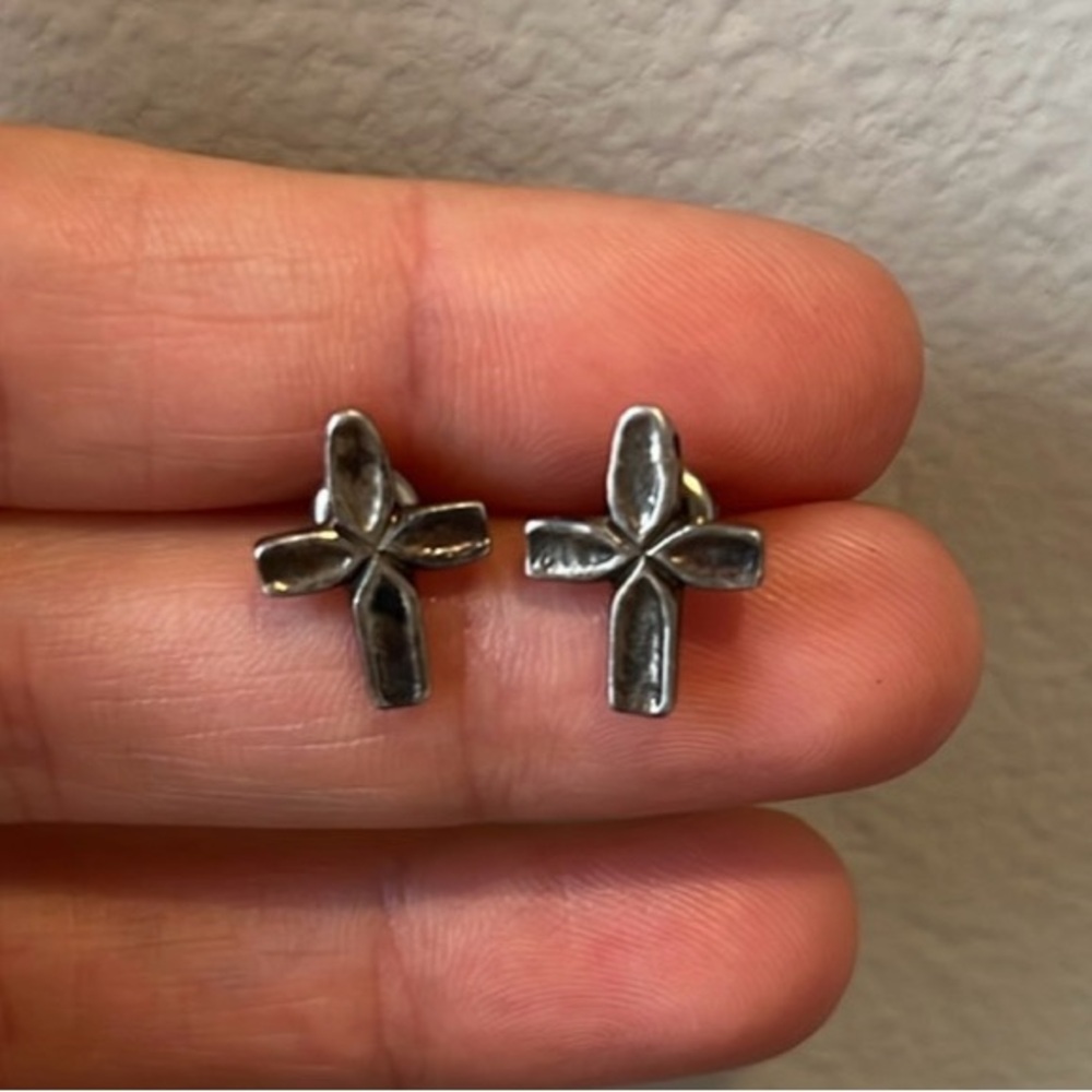 Dainty Beautiful Sterling Silver Cross Earrings Studs